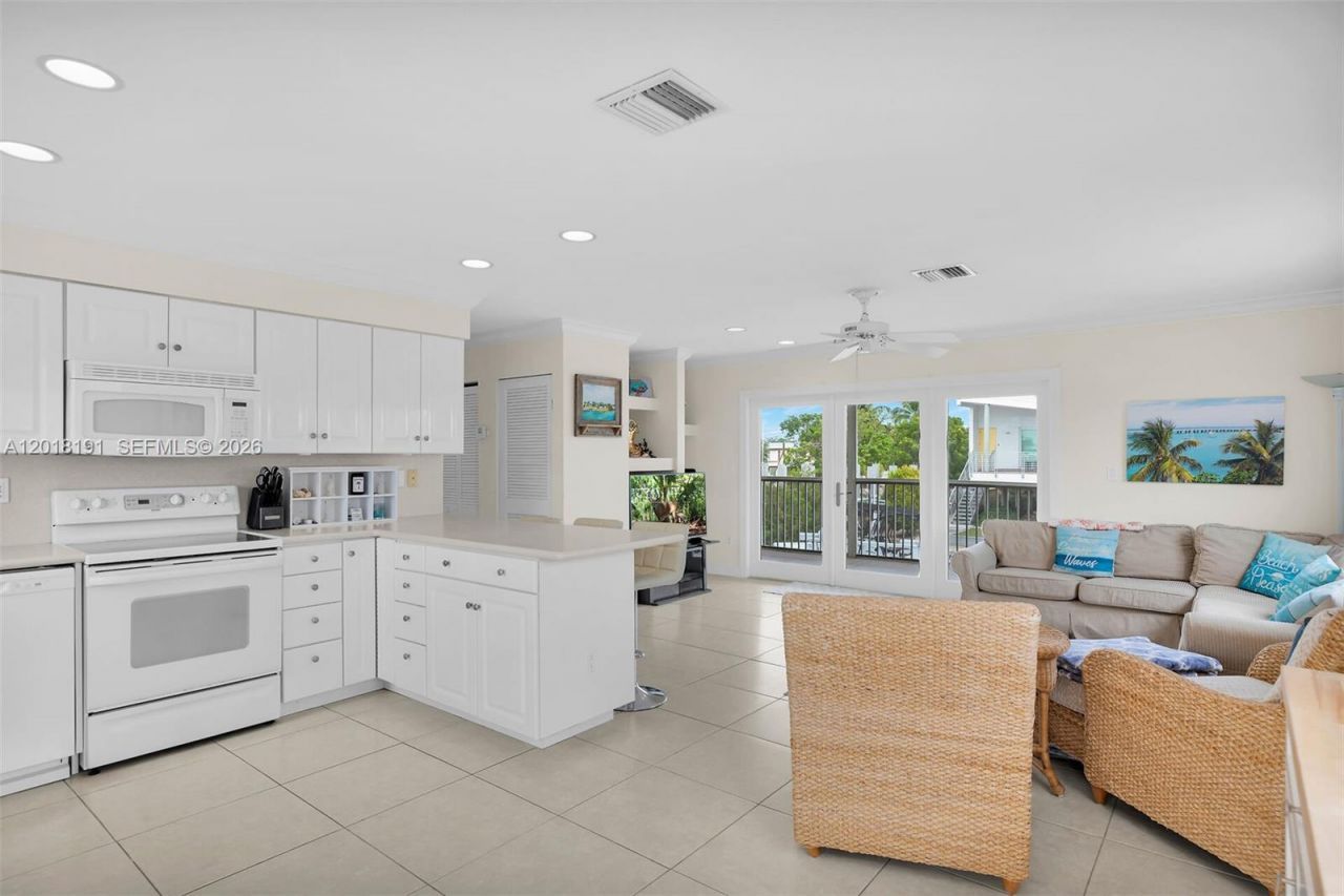 29565 Flying Cloud Ave, Big Pine Key, FL 33043 Photo