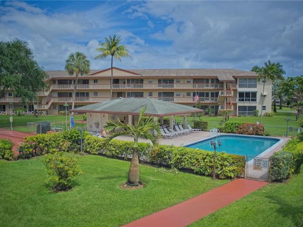 5300 Washington St , Unit F215, Hollywood, FL 33021