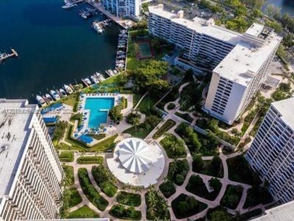 600 Three Islands Blvd , Unit 920, Hallandale Beach, FL 33009