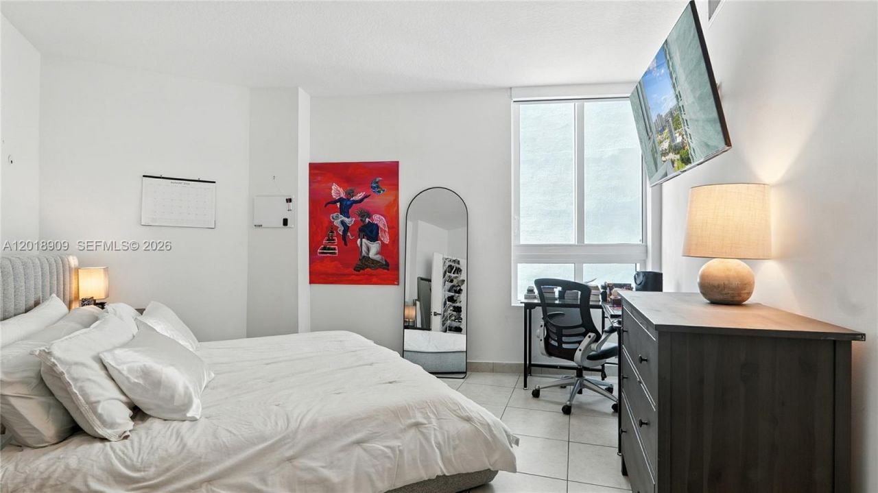 1900 N Bayshore Dr , Unit 2810, Miami, FL 33132 Photo