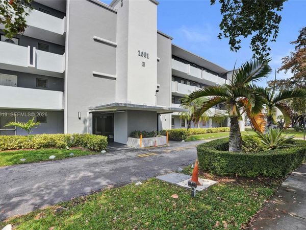 1601 NE 191 ST, Unit B112, Miami, FL 33179