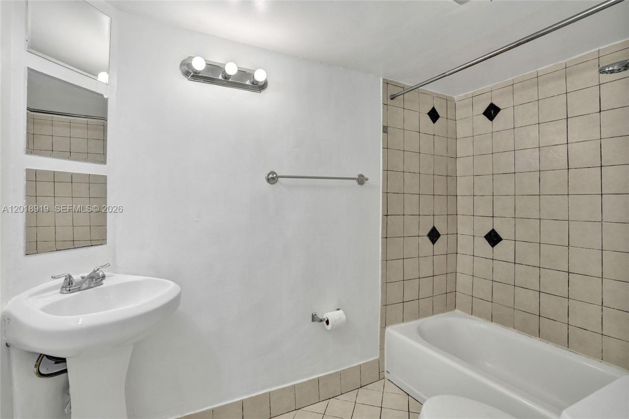 1601 NE 191 St, Unit B112, Miami, FL 33179 Photo
