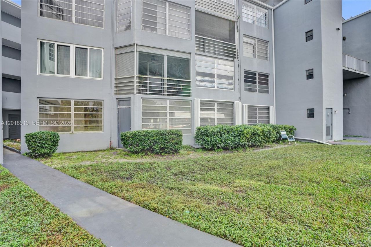 1601 NE 191 St, Unit B112, Miami, FL 33179 Photo