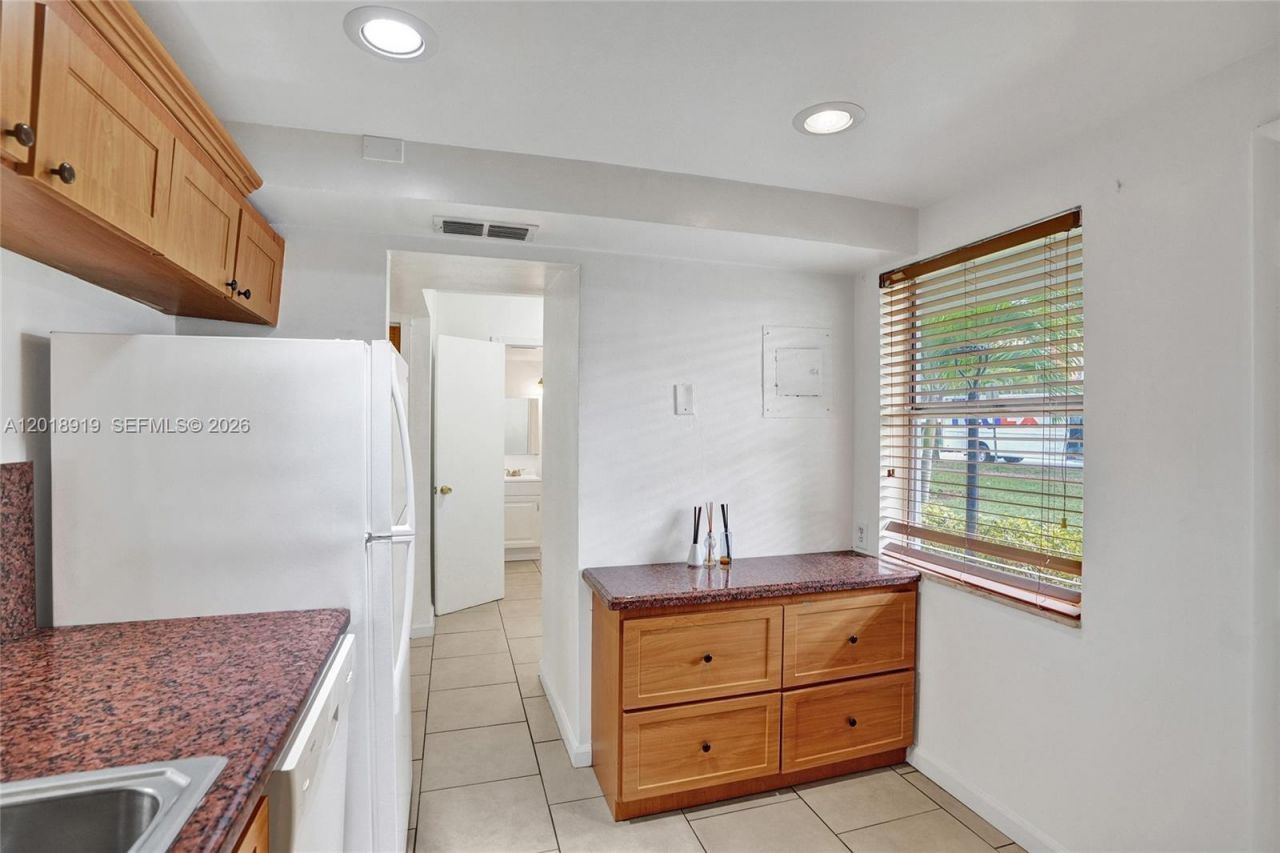 1601 NE 191 St, Unit B112, Miami, FL 33179 Photo