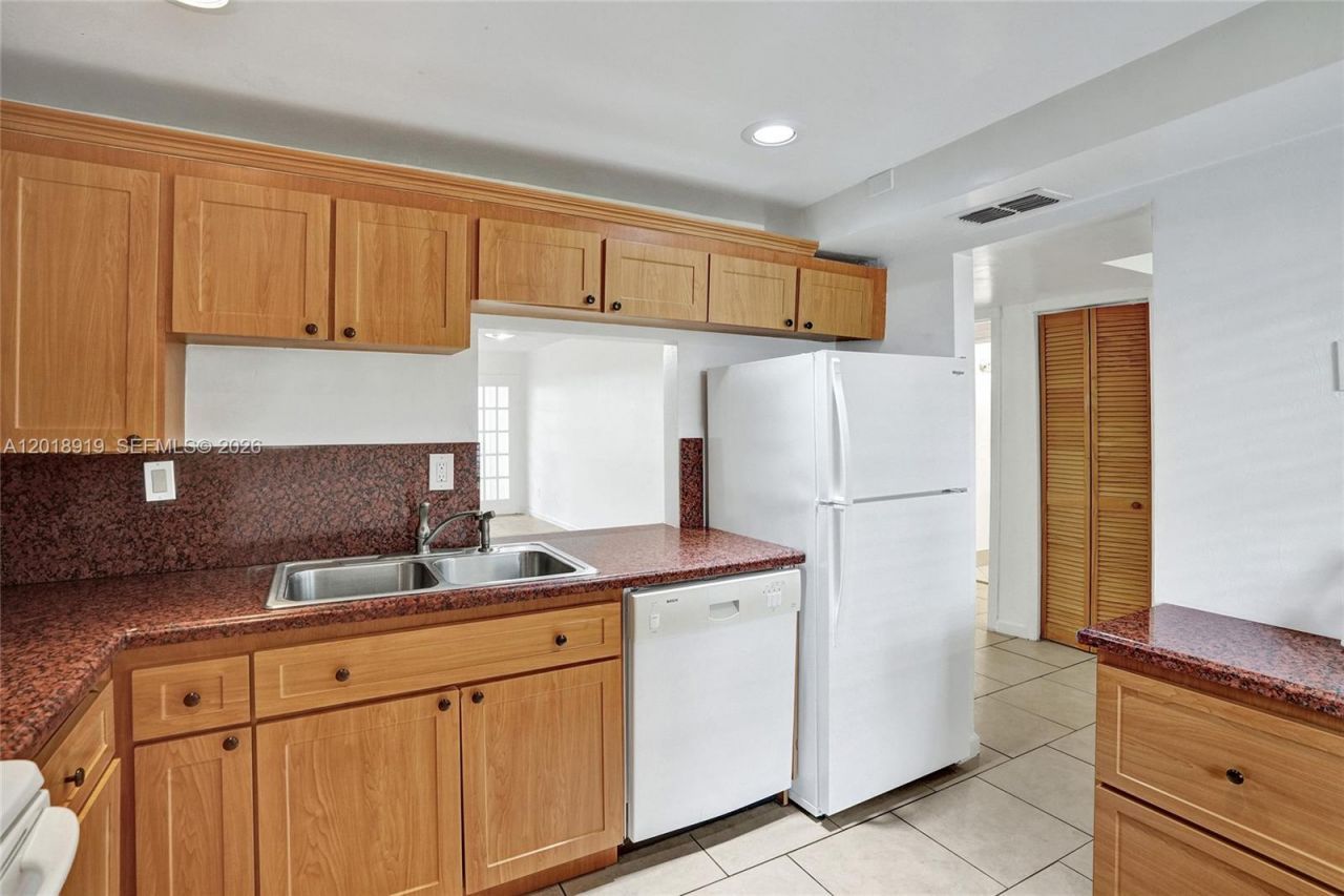 1601 NE 191 St, Unit B112, Miami, FL 33179 Photo