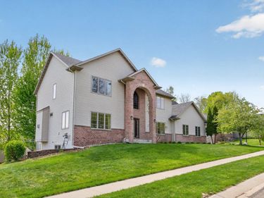 2719 Rocky Creek Lane NE, Rochester, MN 55906