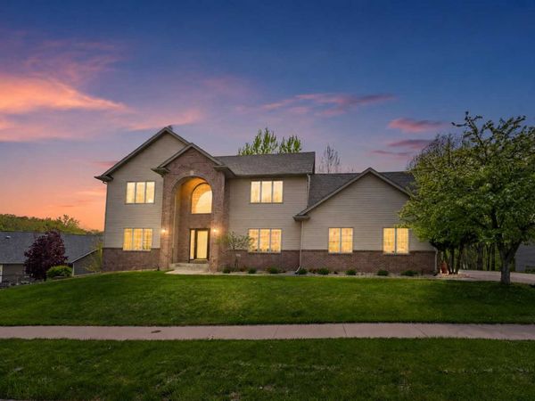2719 Rocky Creek Lane NE, Rochester, MN 55906