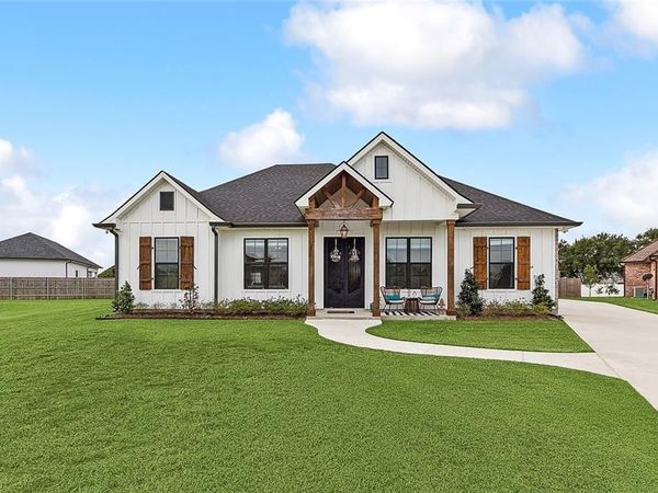 107 ORCHID Court, Belle Chasse, LA 70037