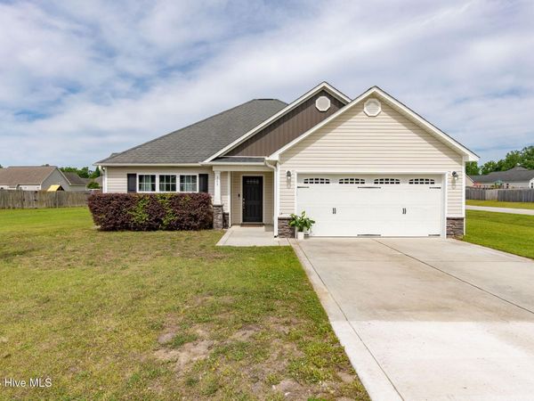309 Cadenza Lane, Richlands, NC 28574