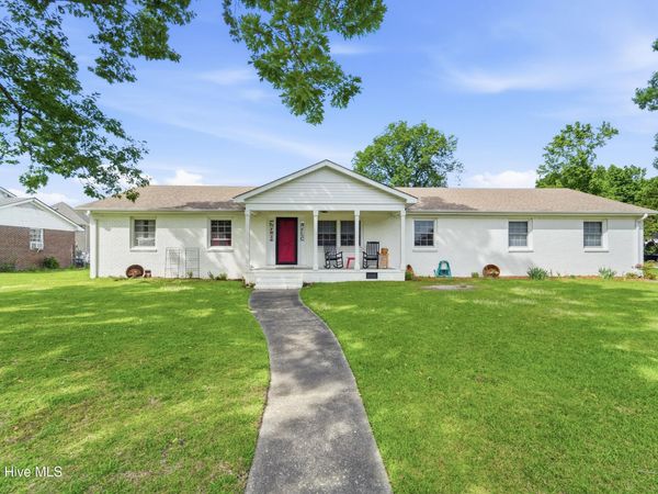 301 King Richard Court , Jacksonville, NC 28546