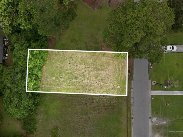 100 Queen Street , Tabor City, NC 28463