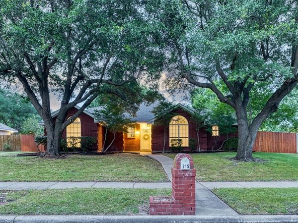 215 Barbara Way , Red Oak, TX 75154