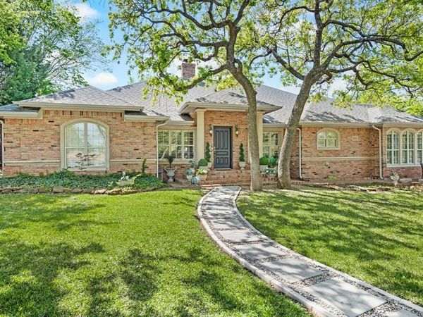 3716 Oakwood Drive, Grapevine, TX 76051