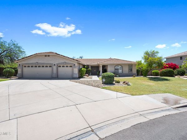 2116 N AVOCA, Mesa, AZ 85207