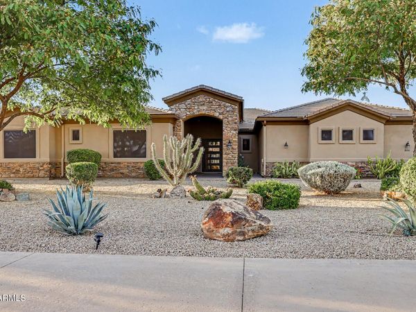806 W DESERT RANCH Road, Phoenix, AZ 85086