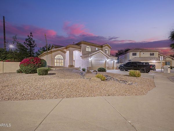 1124 N ROBIN Lane, Mesa, AZ 85213