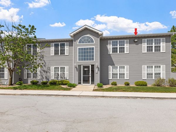 8220 Lincoln Circle , Unit B, Merrillville, IN 46410