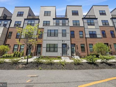 4927 EISENHOWER AVE , ALEXANDRIA, VA 22304