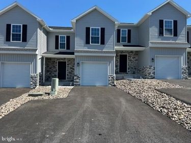 24 SAND ST, CLEONA, PA 17042
