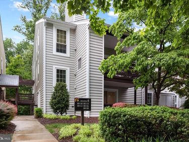 10110 OAKTON TERRACE ROAD, Unit 10110, OAKTON, VA 22124