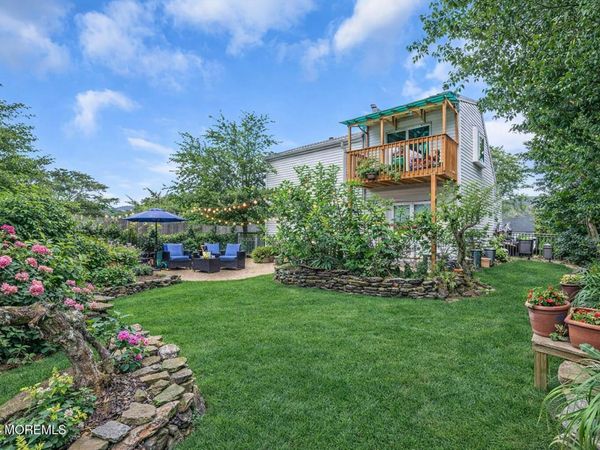 6 Hillcrest Road, Manalapan, NJ 07726