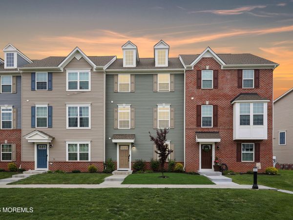 72 Anchor Way, Unit 272, Cliffwood, NJ 07721