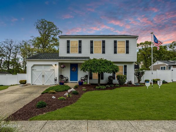 57 Concord Circle, Howell, NJ 07731