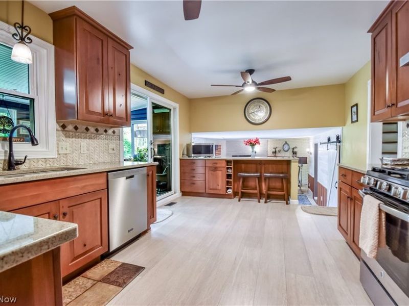 14552 Russell Lane, Novelty, OH 44072 Photo 8