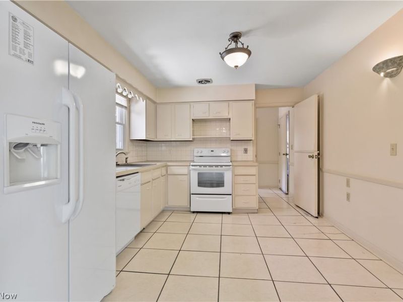 27103 Hilliard Boulevard , Westlake, OH 44145 Photo 5