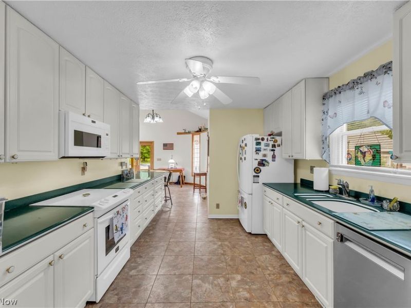 5295 Broadway, Lorain, OH 44052 Photo 7