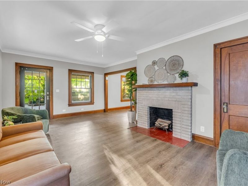 2141 Mckinley Avenue , Lakewood, OH 44107 Photo 5