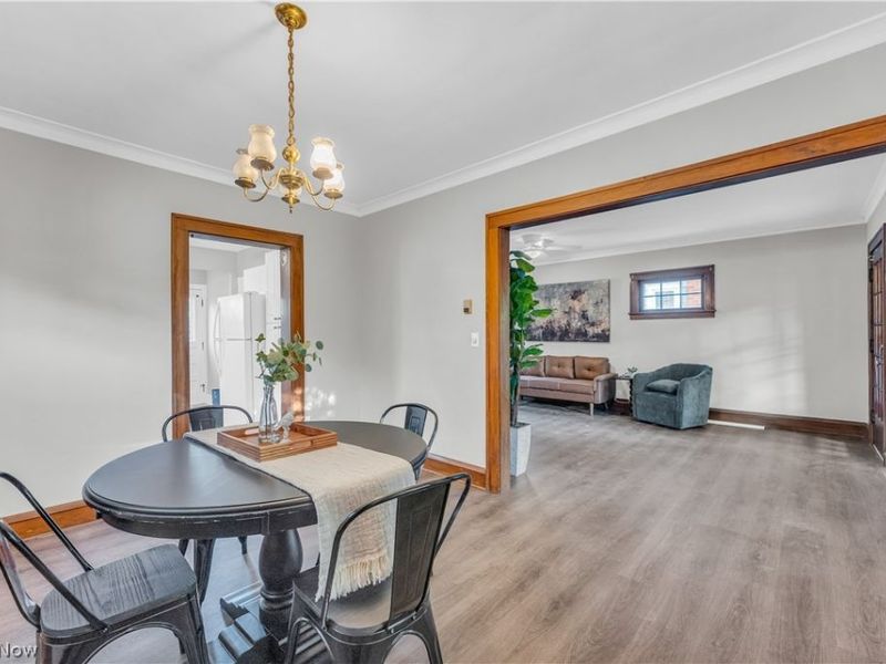 2141 Mckinley Avenue , Lakewood, OH 44107 Photo 8