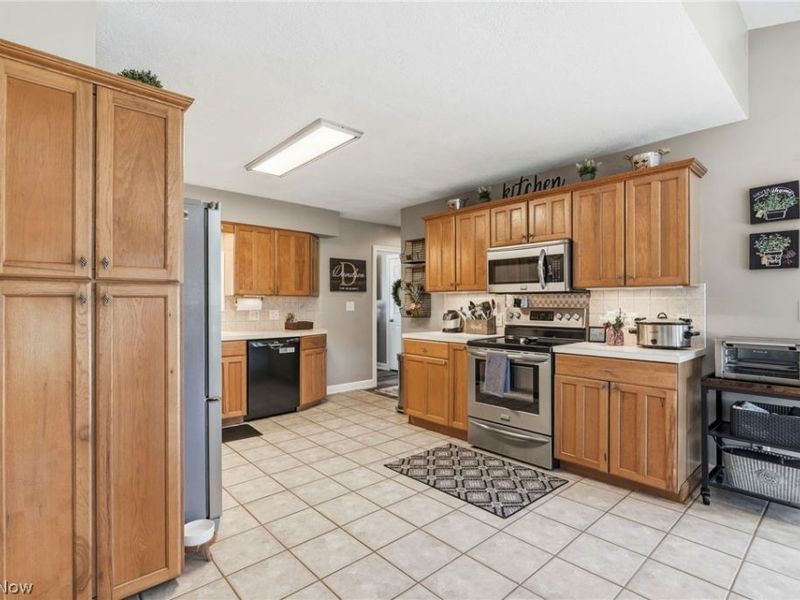 10930 Heltman Avenue NE, Alliance, OH 44601 Photo 13