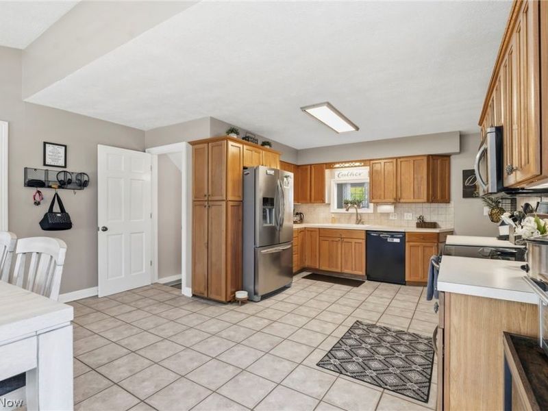 10930 Heltman Avenue NE, Alliance, OH 44601 Photo 14