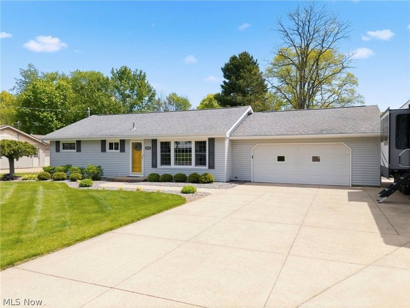 10930 Heltman Avenue NE, Alliance, OH 44601 Photo 2