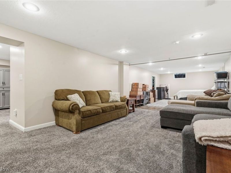 10930 Heltman Avenue NE, Alliance, OH 44601 Photo 21