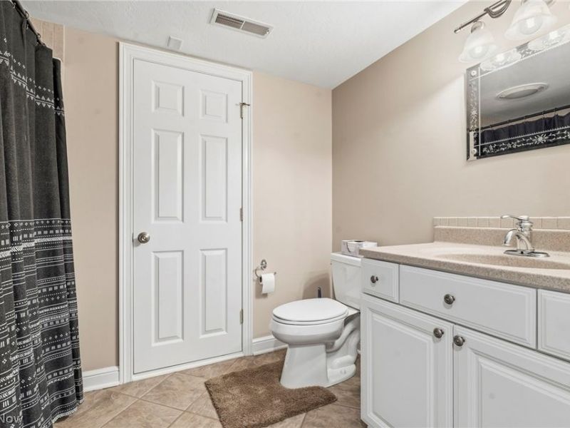 10930 Heltman Avenue NE, Alliance, OH 44601 Photo 24