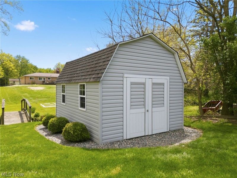 10930 Heltman Avenue NE, Alliance, OH 44601 Photo 32