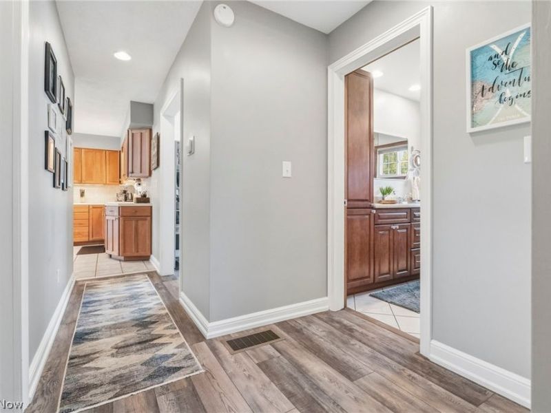 10930 Heltman Avenue NE, Alliance, OH 44601 Photo 8
