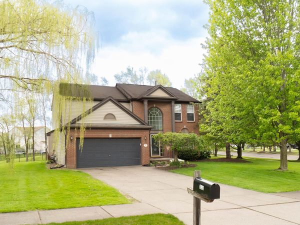 399 Quail Ridge Court, Waterford, MI 48327