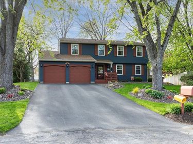 8052 Fox Run Circle, Liverpool, NY 13090