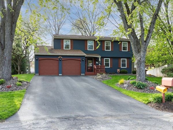 8052 Fox Run Circle, Liverpool, NY 13090