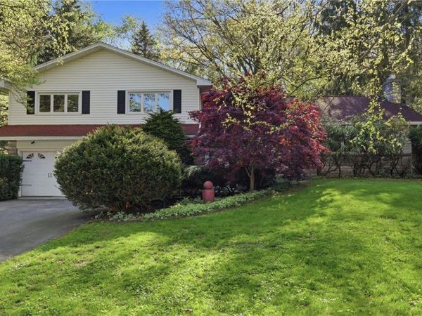 58 Landsdowne Lane, Rochester, NY 14618