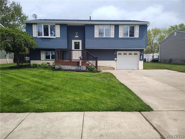 104 Chapel Glen Drive, Hamburg, NY 14075