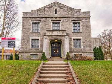 421 University Ave, Rochester, NY 14607