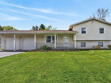 1399 Creek Street , Rochester, NY 14625
