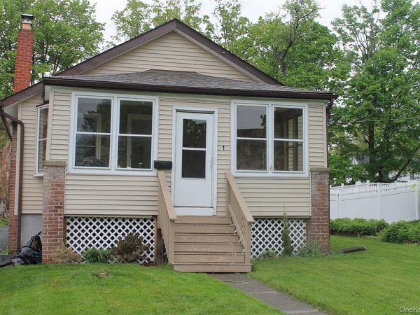 1 CHESTNUT Street , Cornwall, NY 12518
