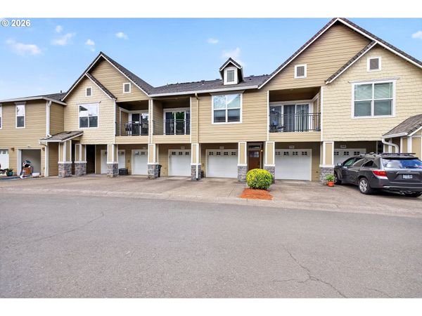 3555 SUMMERLINN DR, West Linn, OR 97068