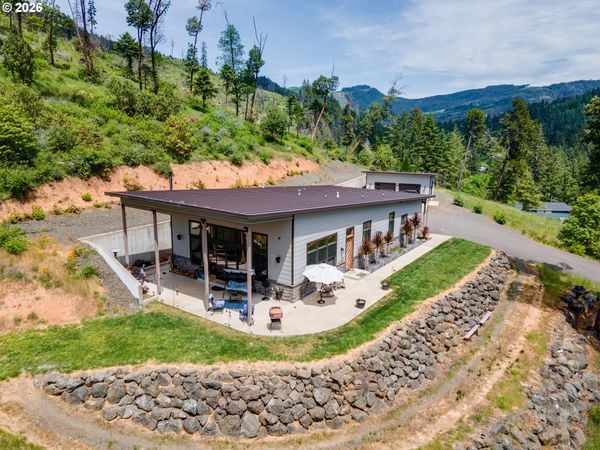 5795 HUBBARD CREEK RD, Umpqua, OR 97486