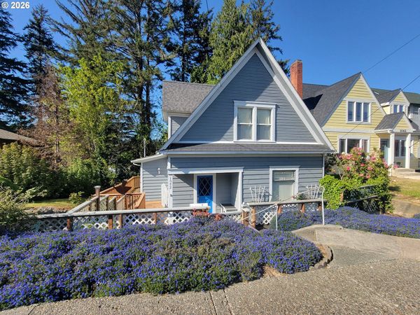 1072 ELROD AVE, Coos Bay, OR 97420